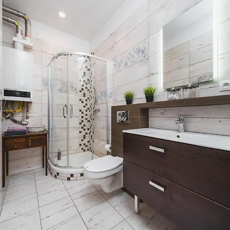 Riverside Center With Classic Vibes - By Upstairs Krakau