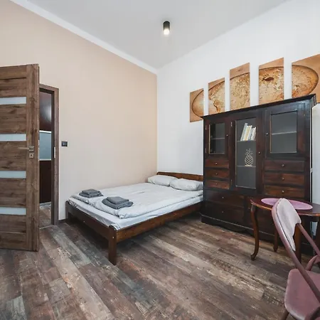 Riverside Center With Classic Vibes - By Upstairs Apartment Krakau