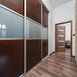 Riverside Center With Classic Vibes - By Upstairs Apartment *