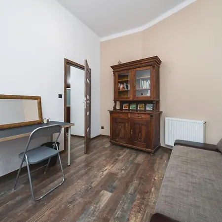 Riverside Center With Classic Vibes - By Upstairs Daire *